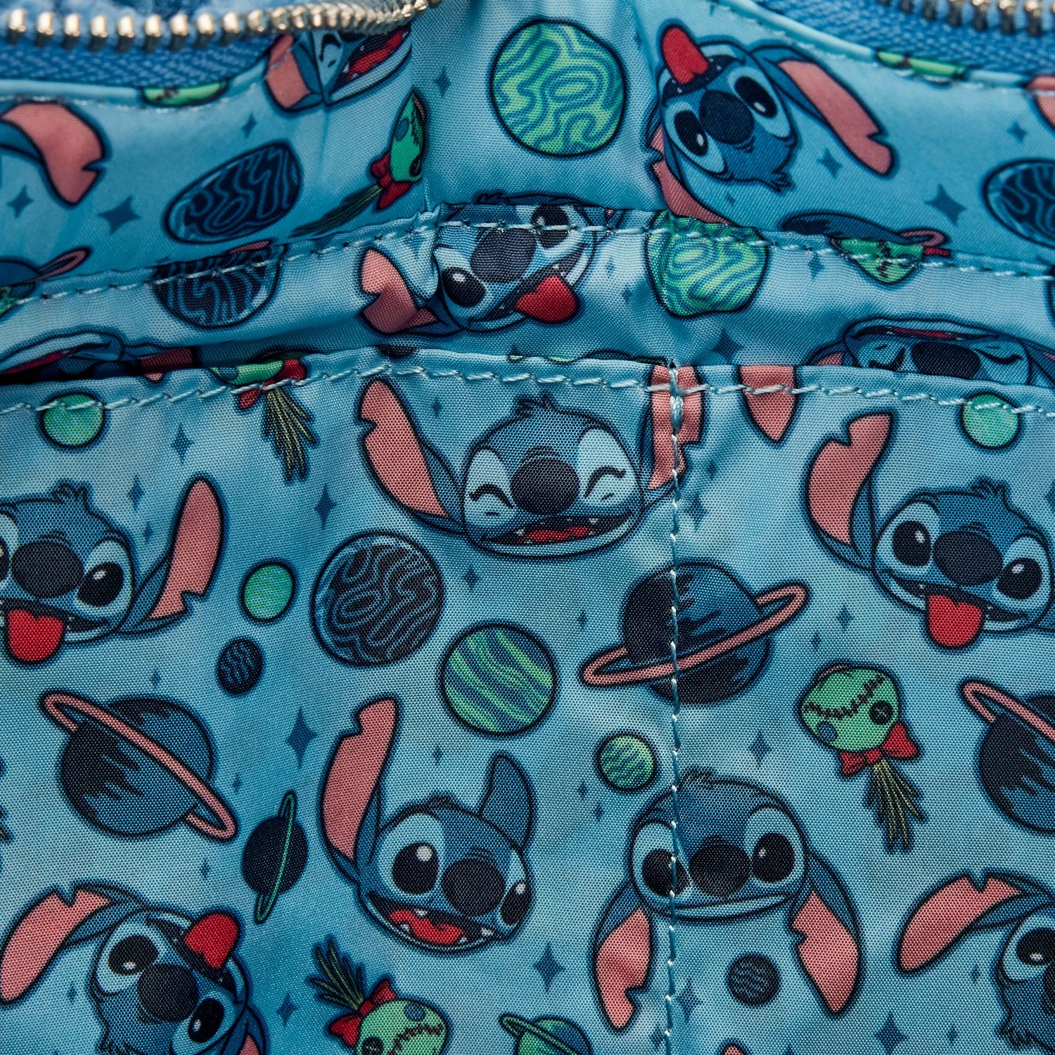 Loungefly Disney Stitch Plush Tote Bag With Coin Purse - *PREORDER* 5 Loungefly Disney Stitch Plush Tote Bag With Coin Purse - *PREORDER* - Image 5